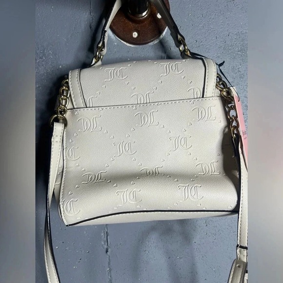 JUICY COUTURE NWT Stay in Circle Crossbody in Angel White - Picture 4 of 14